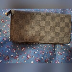 Louis Vuitton graphite wallet
